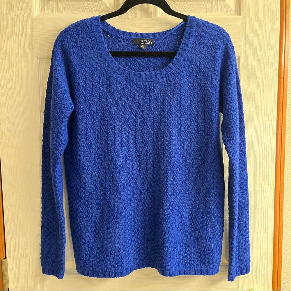 a.n.a Vibrant Blue Women's Scoop Neck Sweater New